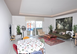 Трехкомнатная квартира с мебелью