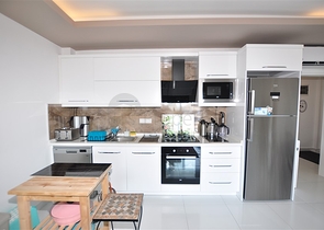 Трехкомнатная квартира с мебелью