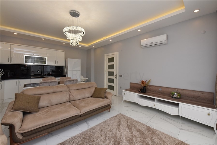 Трехкомнатная квартира с мебелью планировкой 2+1