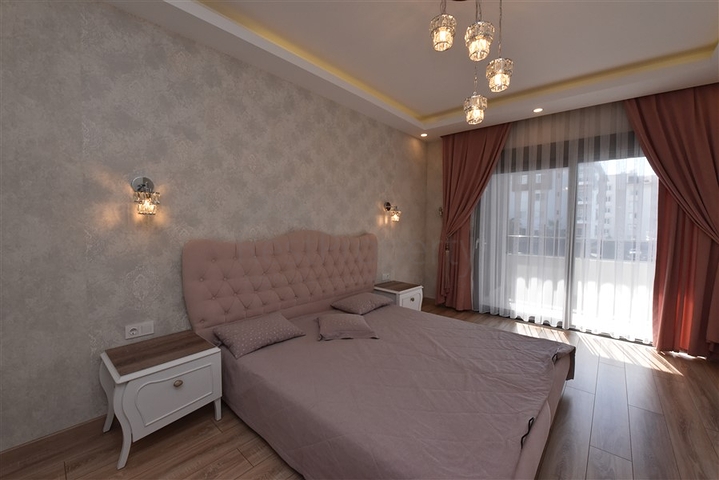 Трехкомнатная квартира с мебелью планировкой 2+1