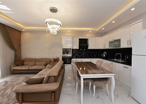 Трехкомнатная квартира с мебелью планировкой 2+1