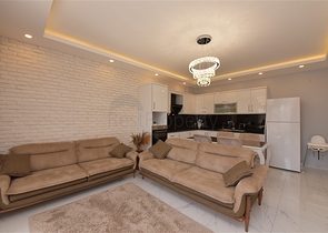 Трехкомнатная квартира с мебелью планировкой 2+1