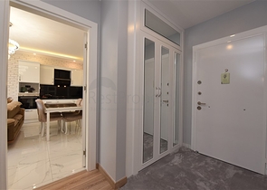 Трехкомнатная квартира с мебелью планировкой 2+1