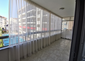 Трехкомнатная квартира с мебелью планировкой 2+1