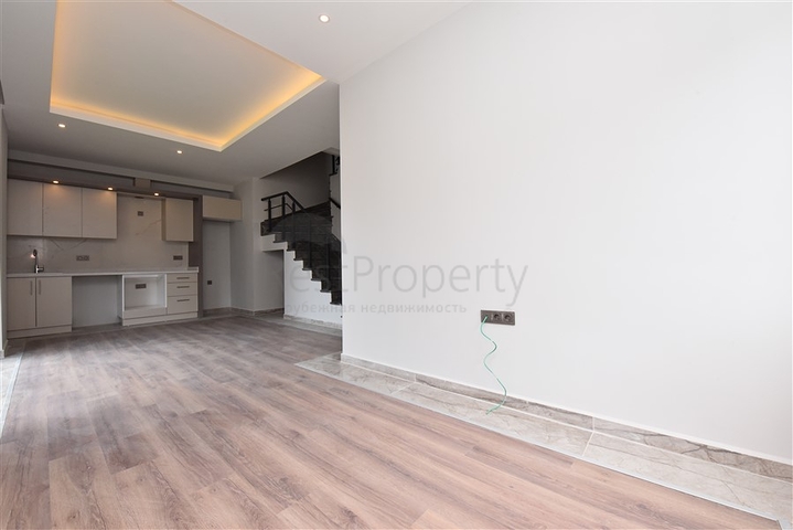 Просторный дуплекс 3+2 в центре Алании