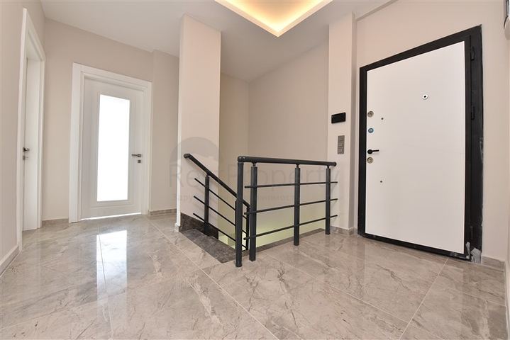 Просторный дуплекс 3+2 в центре Алании