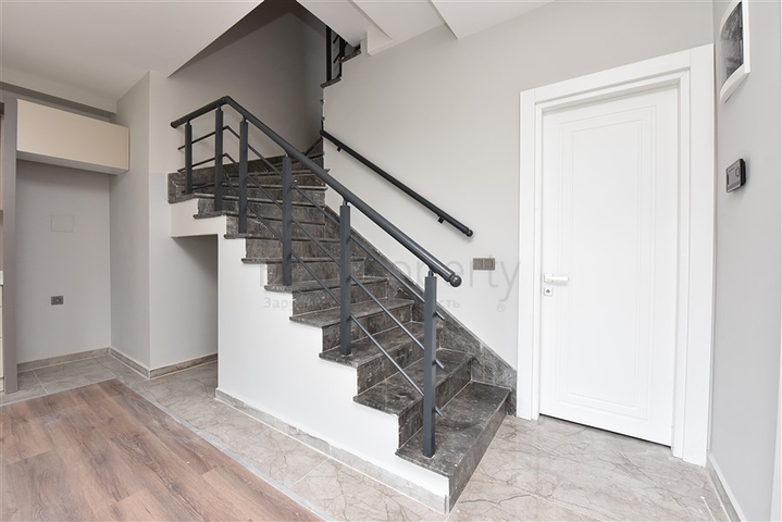 Просторный дуплекс 3+2 в центре Алании