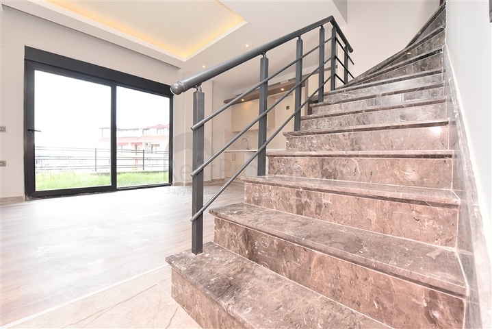 Просторный дуплекс 3+2 в центре Алании