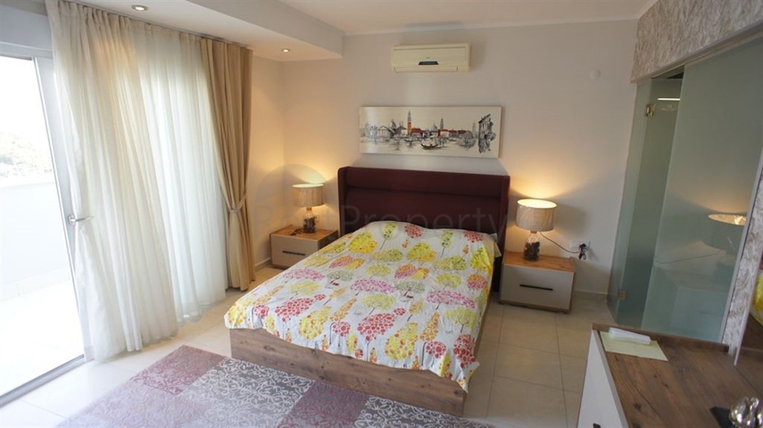 Просторная квартира планировкой 4+1 в районе Авсаллар