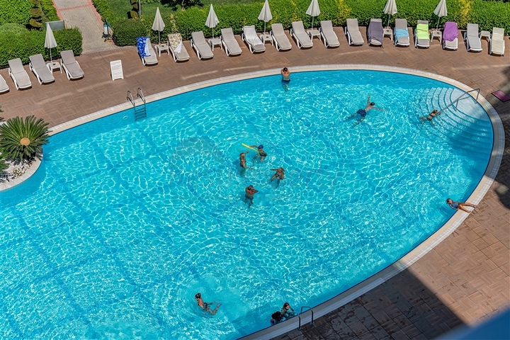 Просторная квартира планировкой 4+1 в районе Авсаллар