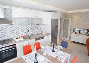 Просторная квартира планировкой 4+1 в районе Авсаллар