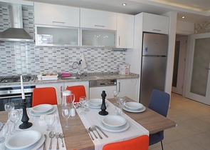 Просторная квартира планировкой 4+1 в районе Авсаллар