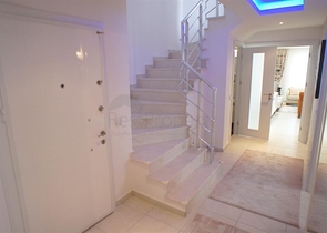 Просторная квартира планировкой 4+1 в районе Авсаллар