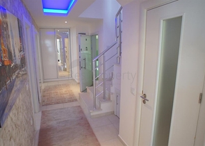 Просторная квартира планировкой 4+1 в районе Авсаллар