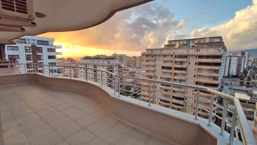 Пятикомнатный пентхаус в Махмутларе 