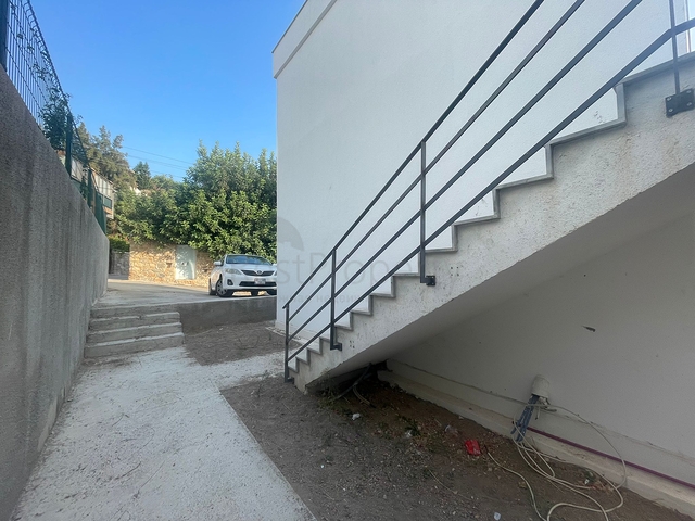 Комфортабельные апартаменты 2+1  в комплексе с видом на озеро и горы в районе Богазичи