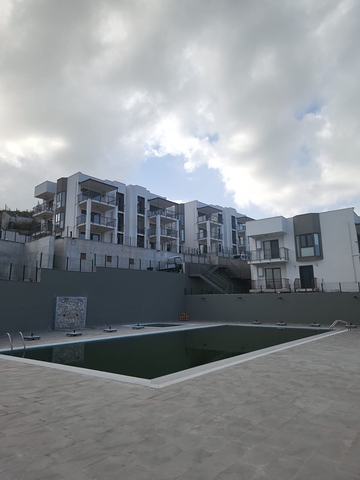 Комфортабельные апартаменты 2+1  в комплексе с видом на озеро и горы в районе Богазичи