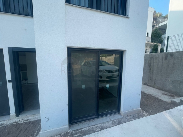 Комфортабельные апартаменты 2+1  в комплексе с видом на озеро и горы в районе Богазичи