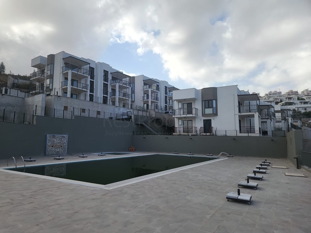 Комфортабельные апартаменты 2+1  в комплексе с видом на озеро и горы в районе Богазичи