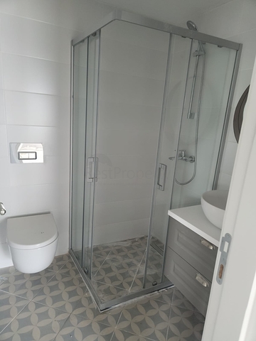 Комфортабельные апартаменты 2+1  в комплексе с видом на озеро и горы в районе Богазичи