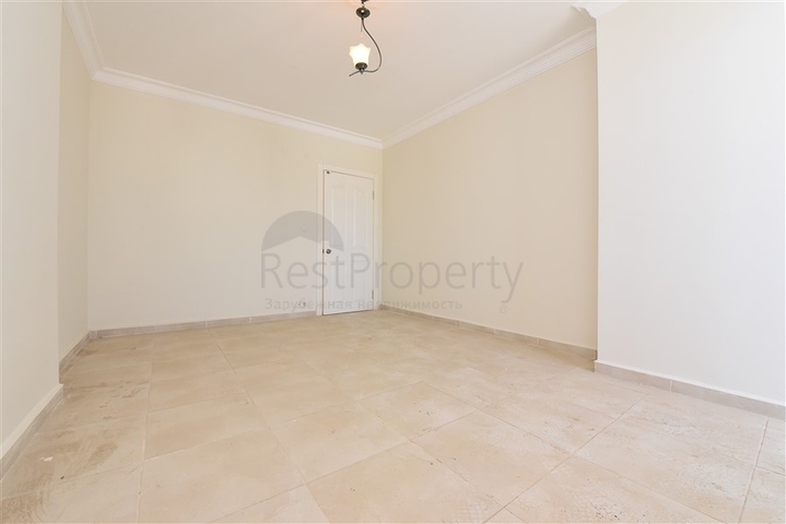 Квартира планировкой 4+1 с отдельной кухней в Махмутларе