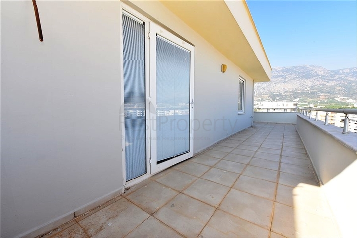 Квартира планировкой 4+1 с отдельной кухней в Махмутларе