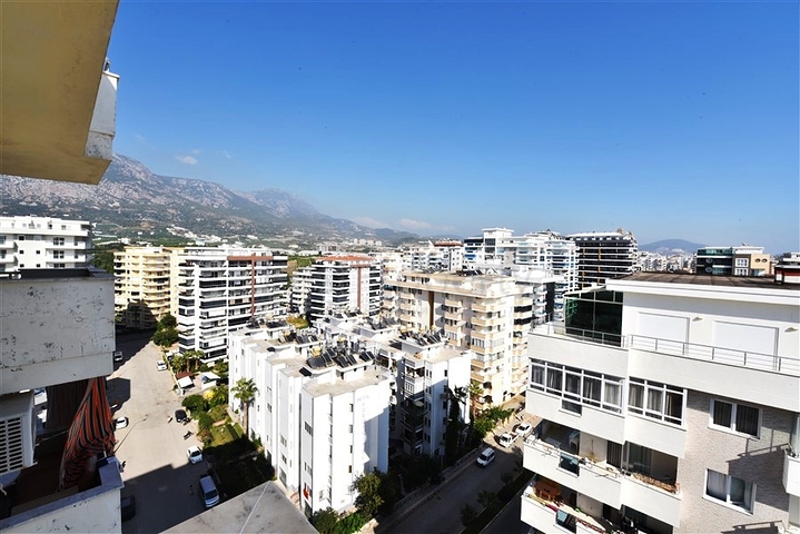 Квартира планировкой 4+1 с отдельной кухней в Махмутларе