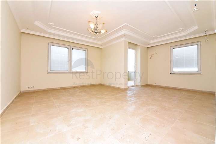 Квартира планировкой 4+1 с отдельной кухней в Махмутларе