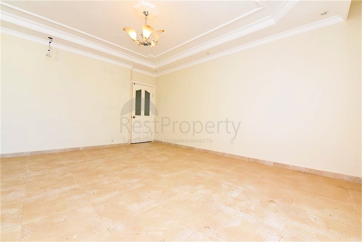 Квартира планировкой 4+1 с отдельной кухней в Махмутларе