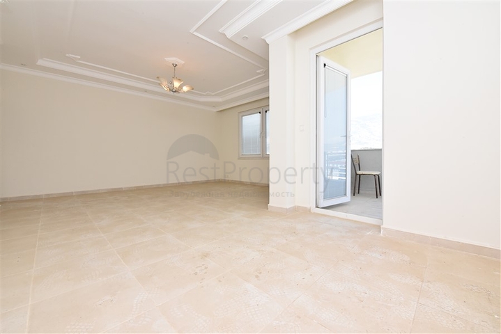 Квартира планировкой 4+1 с отдельной кухней в Махмутларе