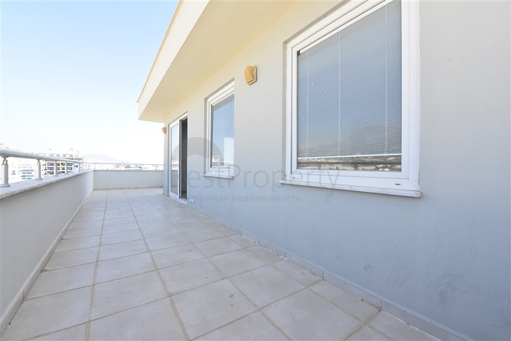 Квартира планировкой 4+1 с отдельной кухней в Махмутларе