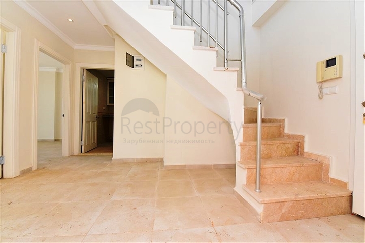 Квартира планировкой 4+1 с отдельной кухней в Махмутларе