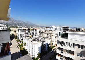 Квартира планировкой 4+1 с отдельной кухней в Махмутларе