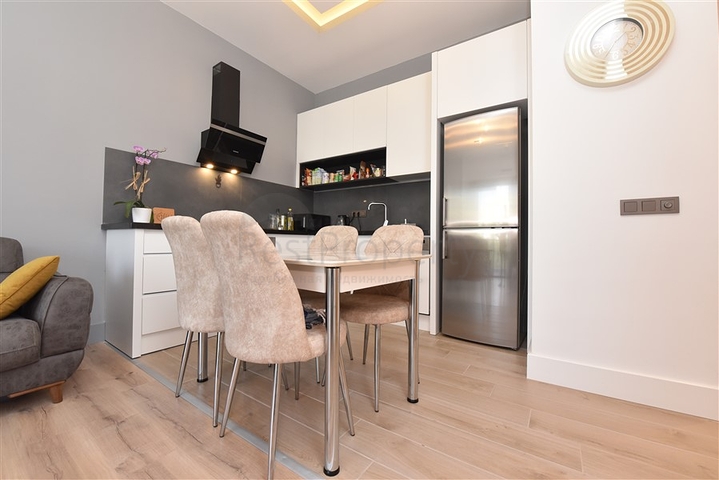 Уютная двухкомнатная квартира премиального сегмента в районе Клеопатра