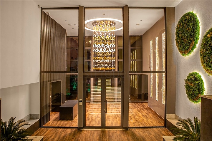 Уютная двухкомнатная квартира премиального сегмента в районе Клеопатра