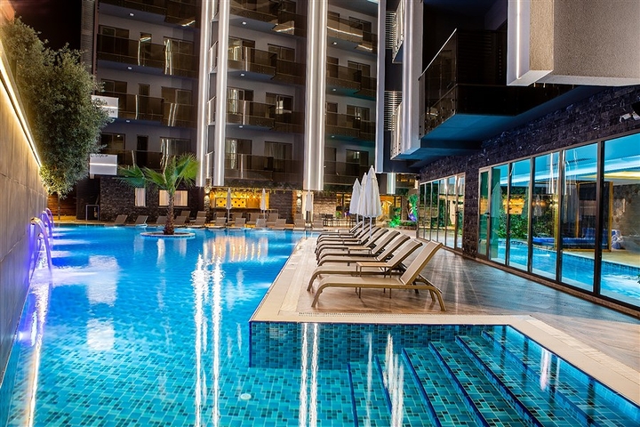 Уютная двухкомнатная квартира премиального сегмента в районе Клеопатра