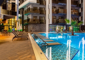 Уютная двухкомнатная квартира премиального сегмента в районе Клеопатра