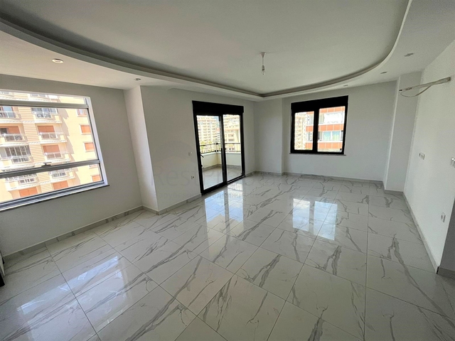 Квартира с видом на море в новом комплексе Махмутлара