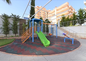 Просторная квартира на первой береговой линии в районе Махмутлар