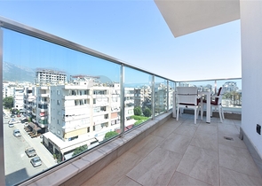 Просторная квартира на первой береговой линии в районе Махмутлар