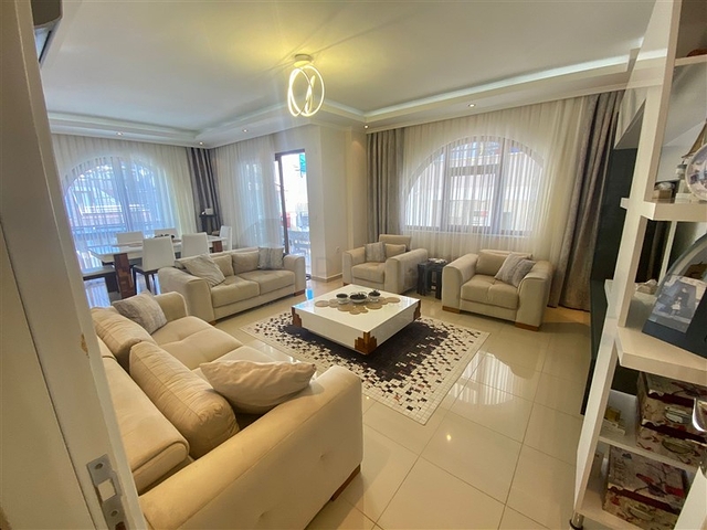 Шикарный пентхаус 4+1 в районе Оба