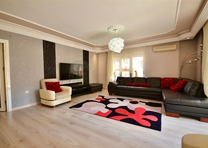 Просторная квартира 3+1 с мебелью и техникой в районе Махмутлар 