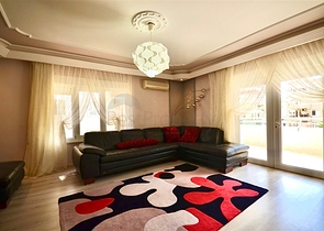 Просторная квартира 3+1 с мебелью и техникой в районе Махмутлар 