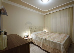 Просторная квартира 3+1 с мебелью и техникой в районе Махмутлар 