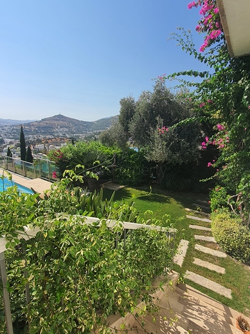 Виллы в обрамлении натурального камня в гармоничном сочетании европейского стиля в самом центре Бодрума