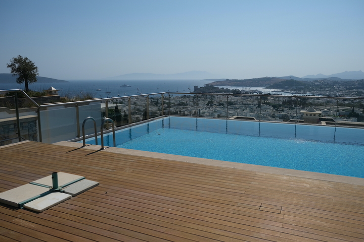 Виллы в обрамлении натурального камня в гармоничном сочетании европейского стиля в самом центре Бодрума