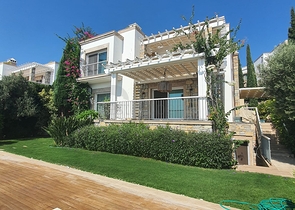 Виллы в обрамлении натурального камня в гармоничном сочетании европейского стиля в самом центре Бодрума