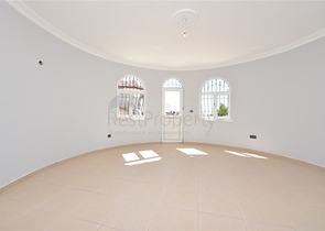 Вилла с видом на море от собственника в районе Авсаллар