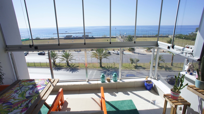 Четырехкомнатная квартира с видом на море в районе Кестель