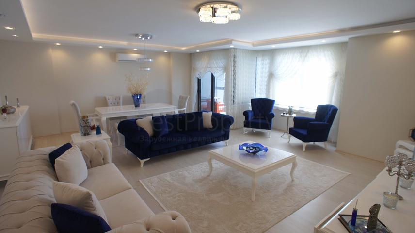 Четырехкомнатная квартира с видом на море в районе Кестель